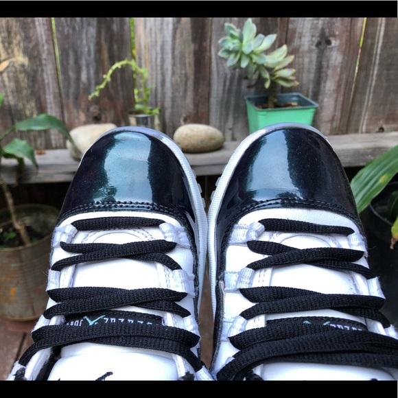 jordan 11 low emerald green